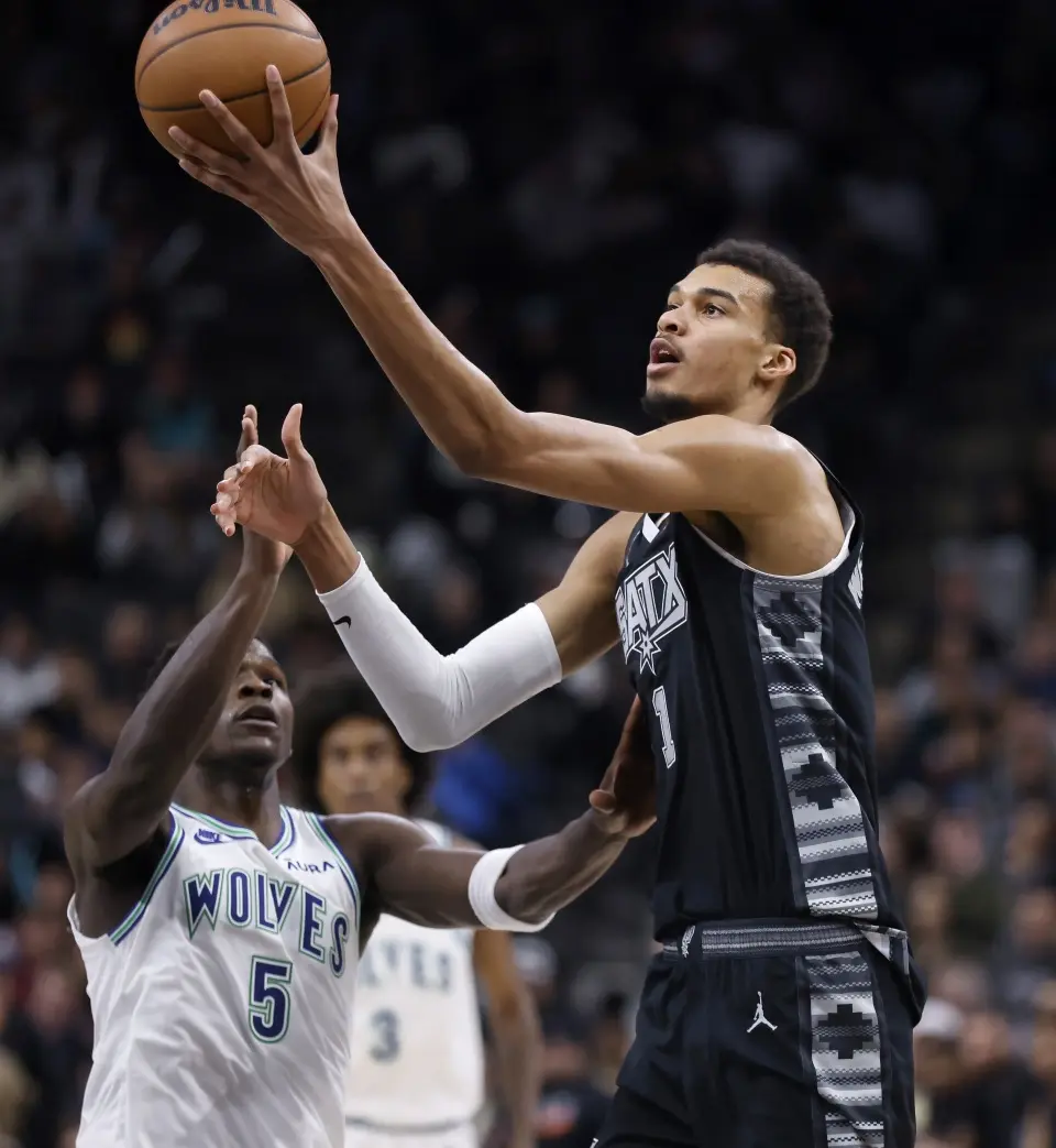 离谱!莱万多夫斯基在曼联比赛中失利华盛顿奇才围绕NBA季后赛伤情更新,今夜上海申花调整名单以备意大利杯的简单介绍 离谱!莱万多夫斯基在曼联比赛中失利华盛顿奇才围绕NBA季后赛伤情更新,今夜上海申花调整名单以备意大利杯的简单介绍